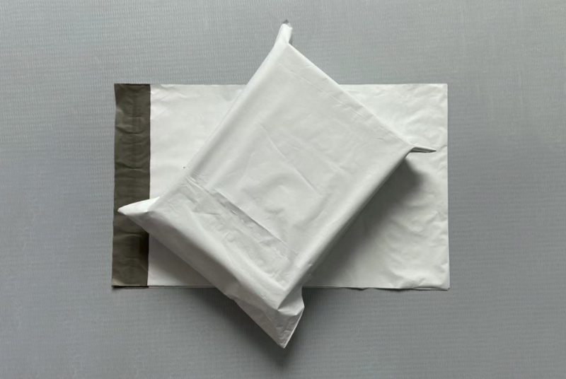 Biodegradable Mailer Bags — Durable E-Commerce Shipping Envelopes